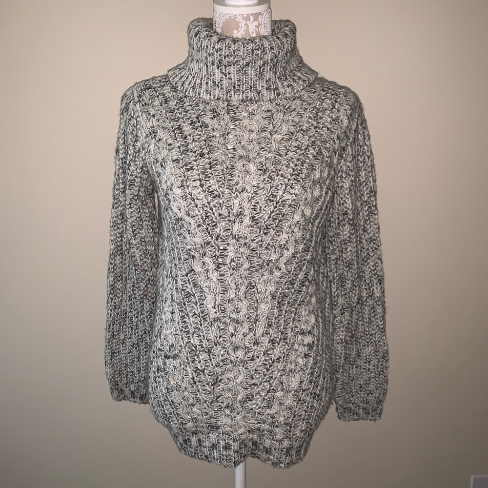 Super cozy gray sweater!